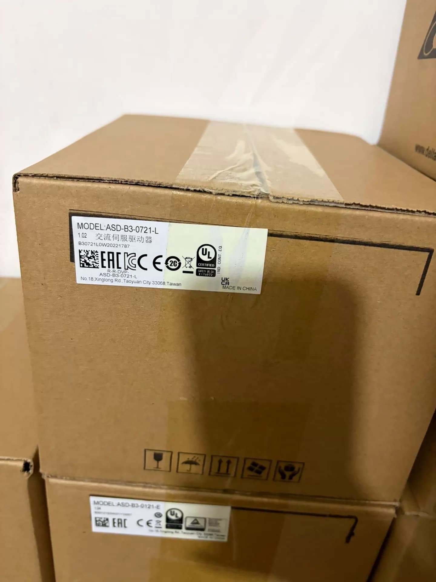 100% brand new original and genuine Delta ASD-B3-0721-L/750W Frequency converters Drive Servo Motor