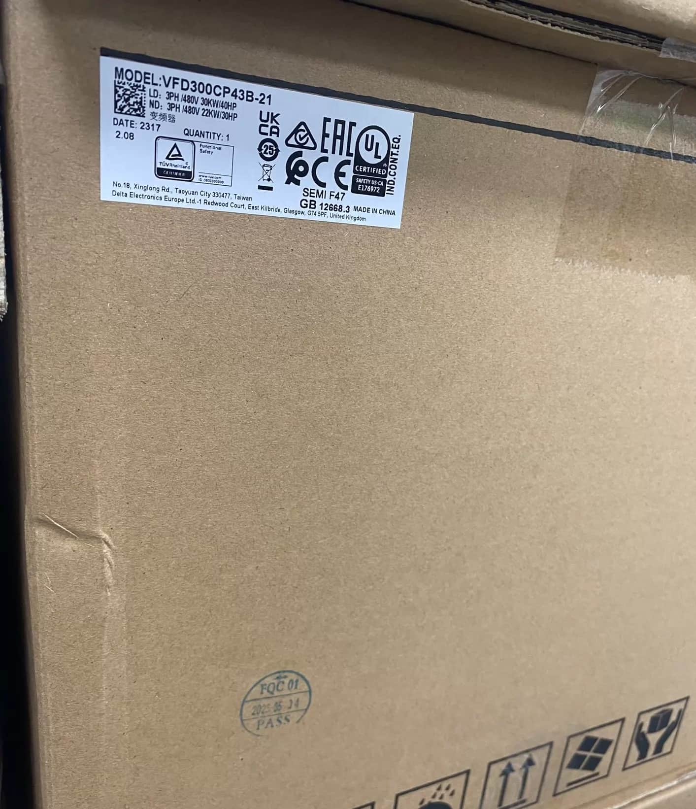 100% brand new, original and genuine Delta VFD300CP43B-21 380V30KW Frequency converters Drive Servo Motor
