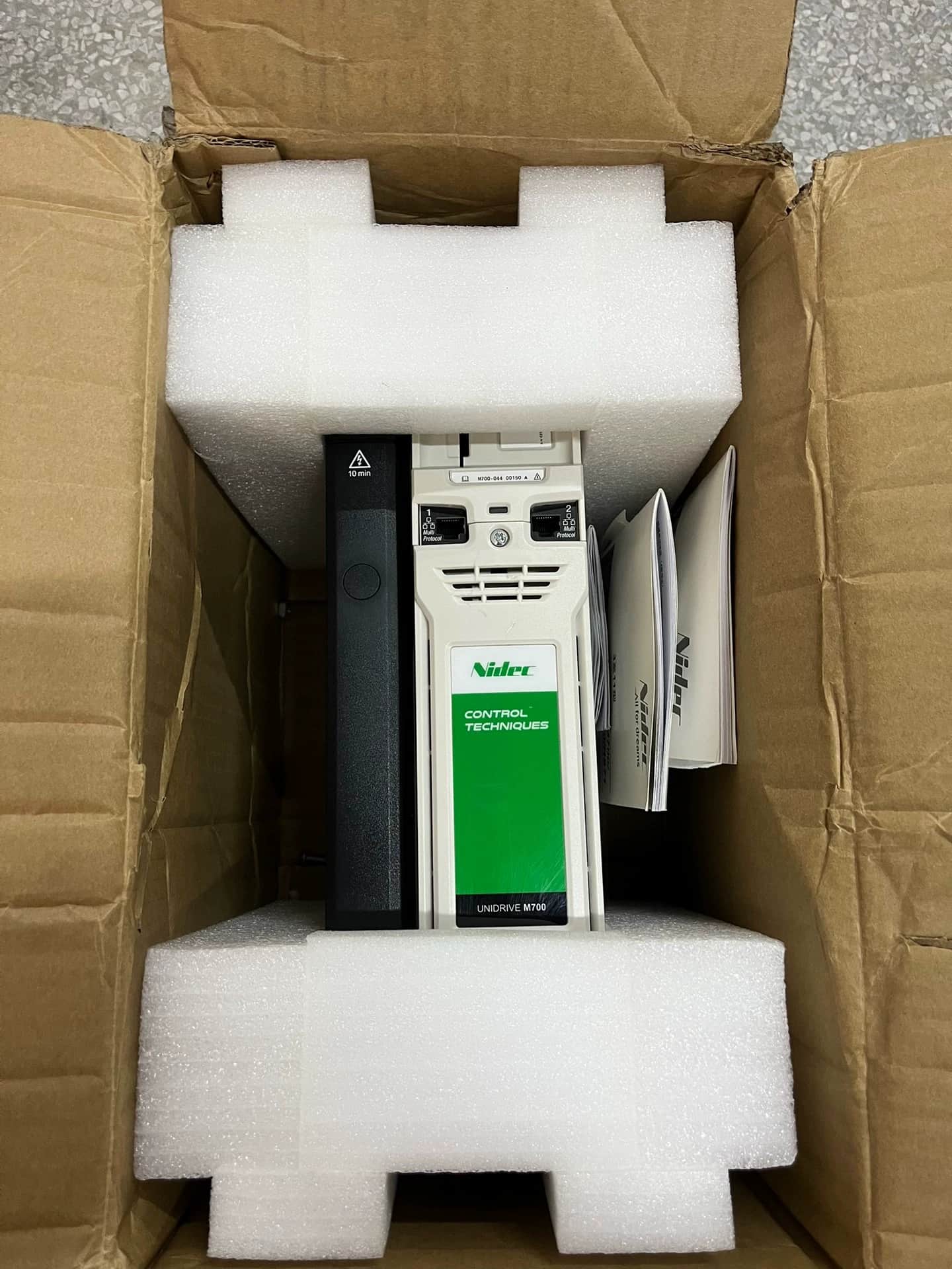 100% brand new original and genuine Emerson M881-05400270A  Frequency converters Drive Servo Motor