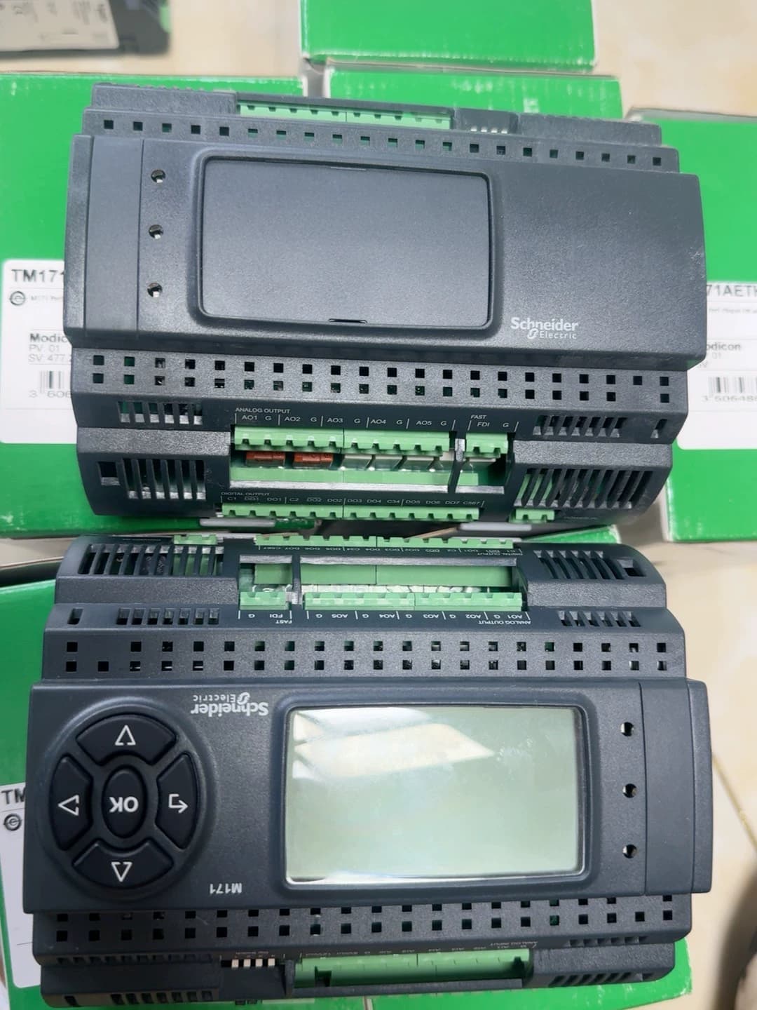 100% brand new, original and genuine Schneider TM171PDM27R Frequency converters, circuit breakers, contactors, protective devices