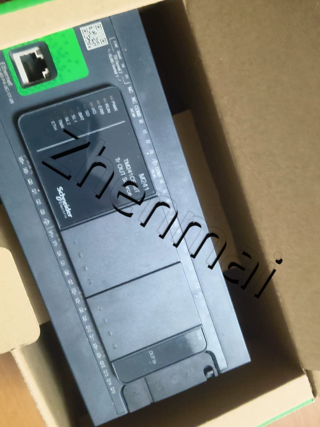 100% brand new, original and genuine Schneider TM241CE40R Frequency converters, circuit breakers, contactors, protective devices