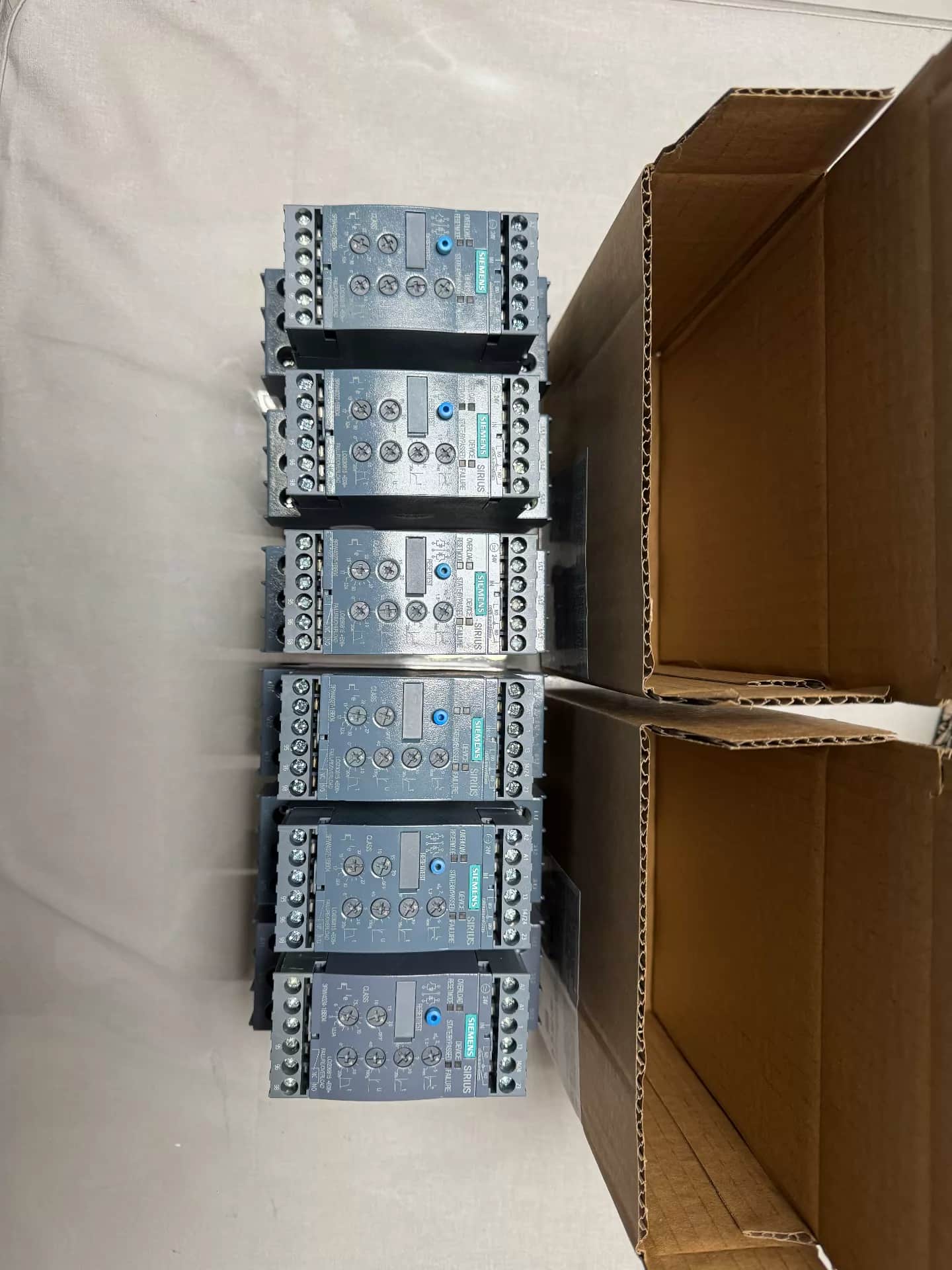 Brand-new, genuine, factory-direct Siemens 3RW4024-1BB15 Soft Starter SIRIUS SOFT STARTER