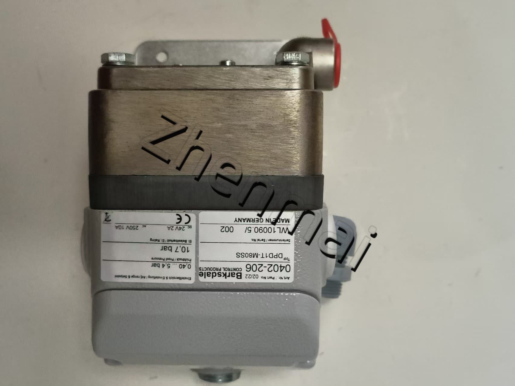 Brand New Original Barksdale 0402-206 DPD1T-M80SS Pressure sensor Level switch Flow switch Pressure switch Fast Shipping
