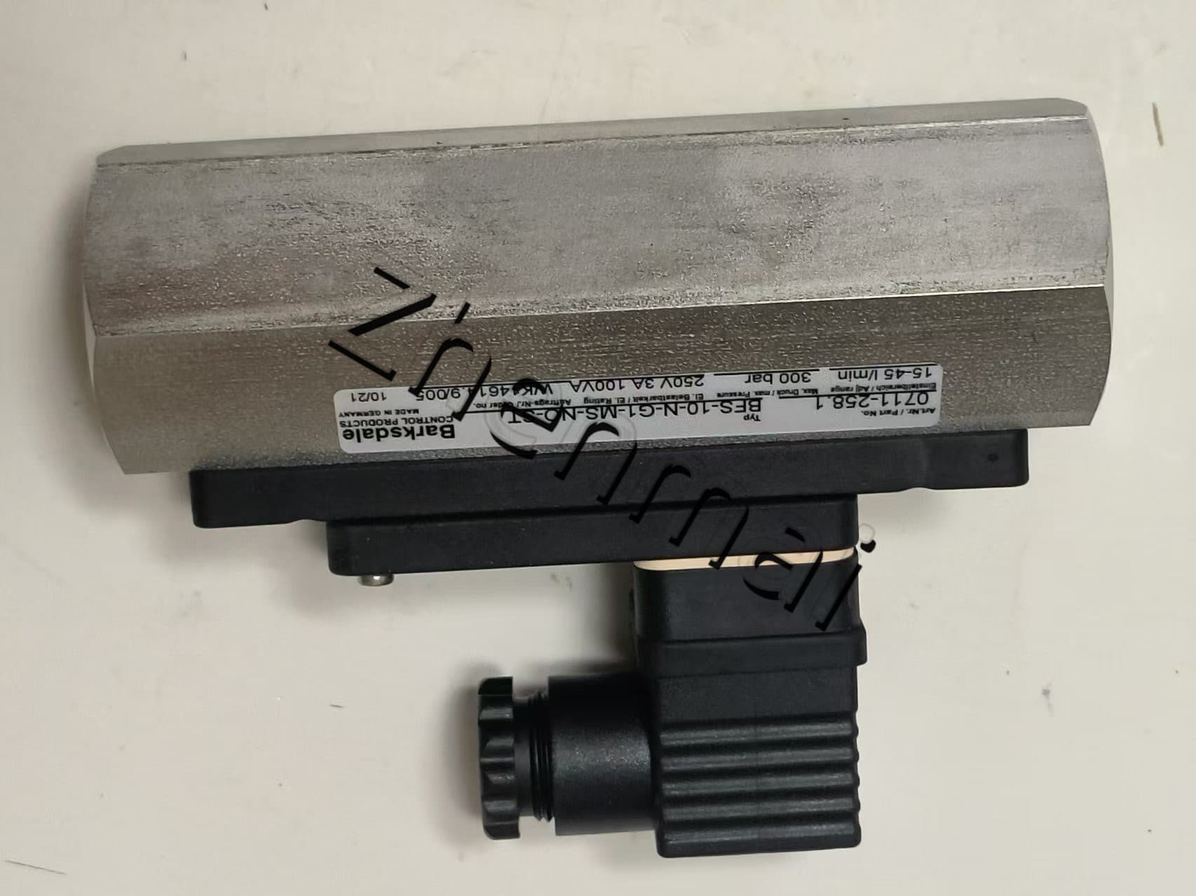 Brand New Original Barksdale 0711-258.1 Pressure sensor Level switch Flow switch Pressure switch Fast Shipping