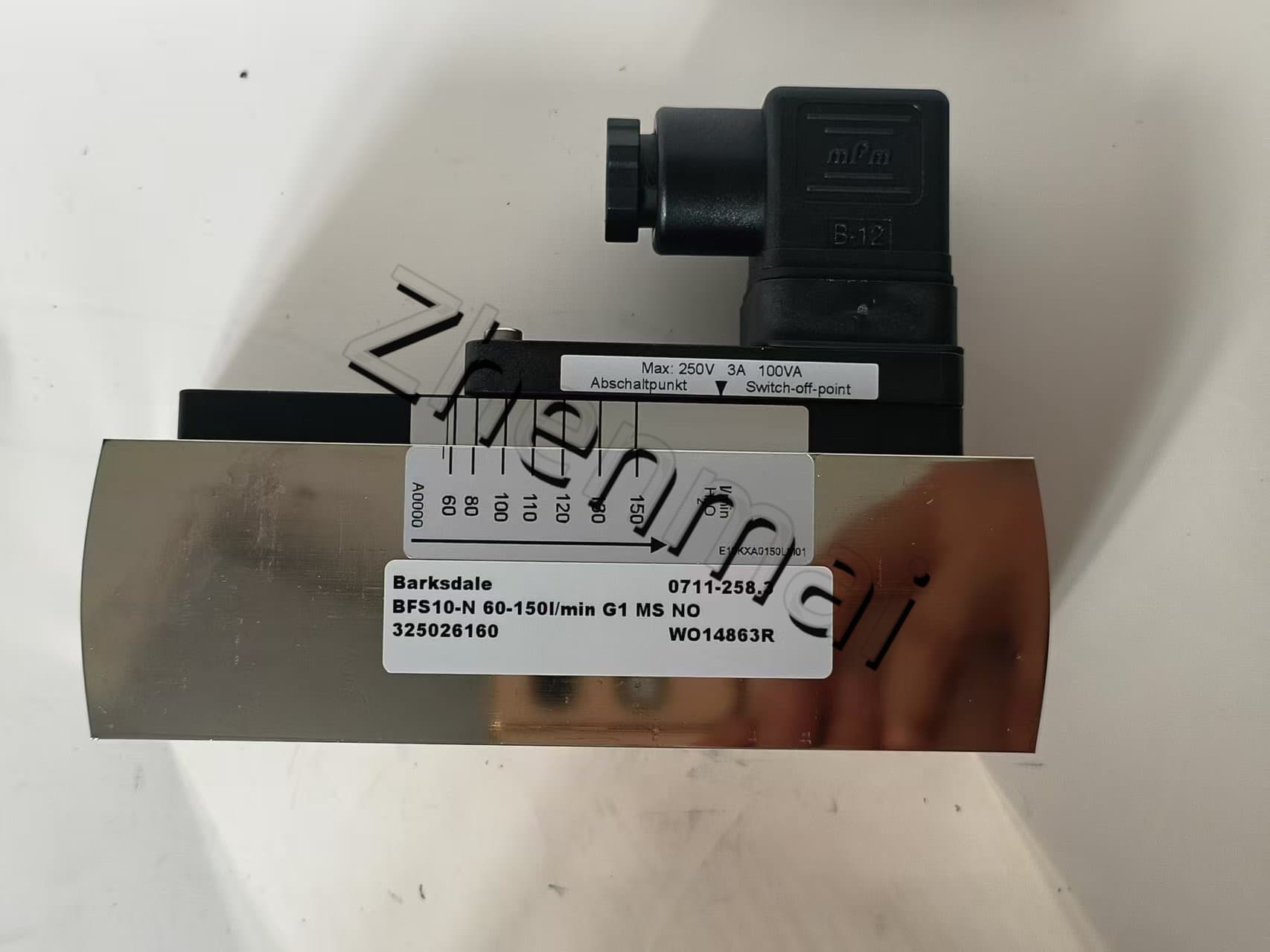 Brand New Original Barksdale 0711-258.3 Pressure sensor Level switch Flow switch Pressure switch Fast Shipping