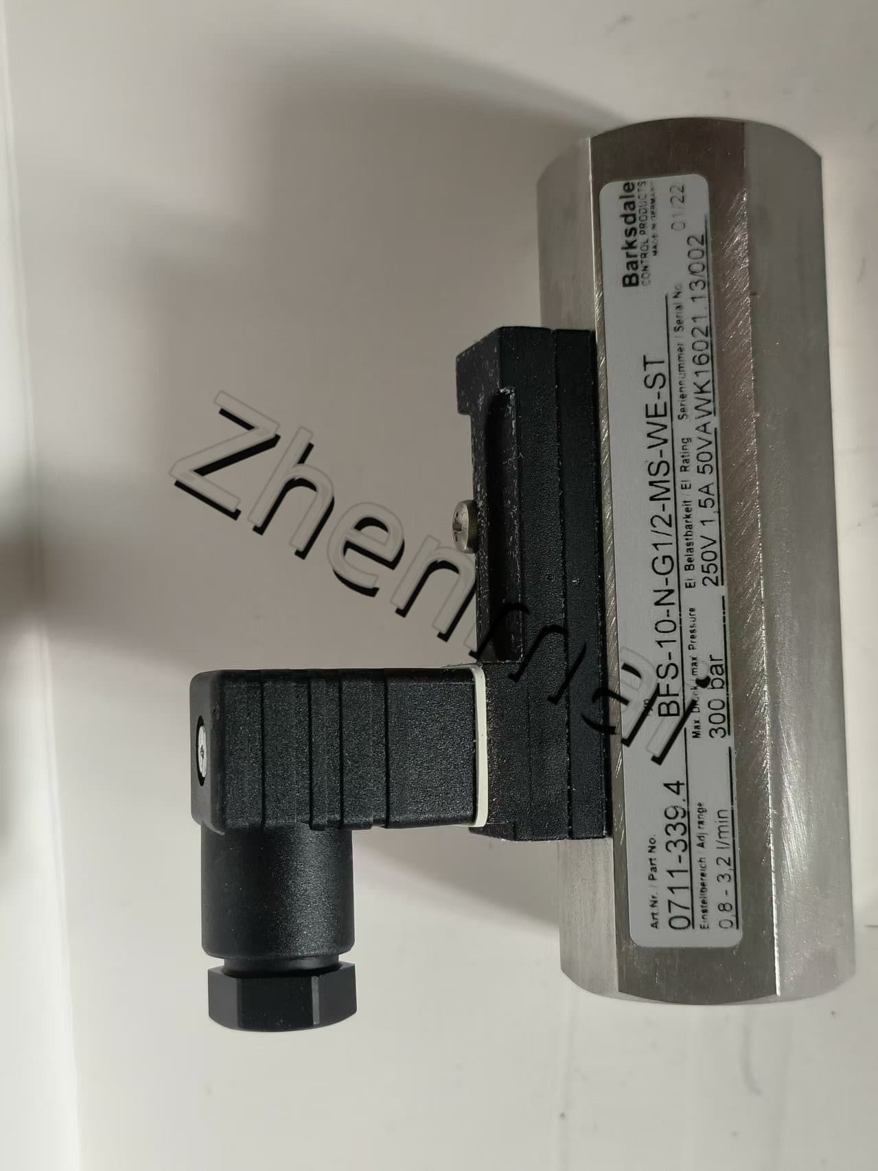 Brand New Original Barksdale 0711-339.4 Pressure sensor Level switch Flow switch Pressure switch Fast Shipping