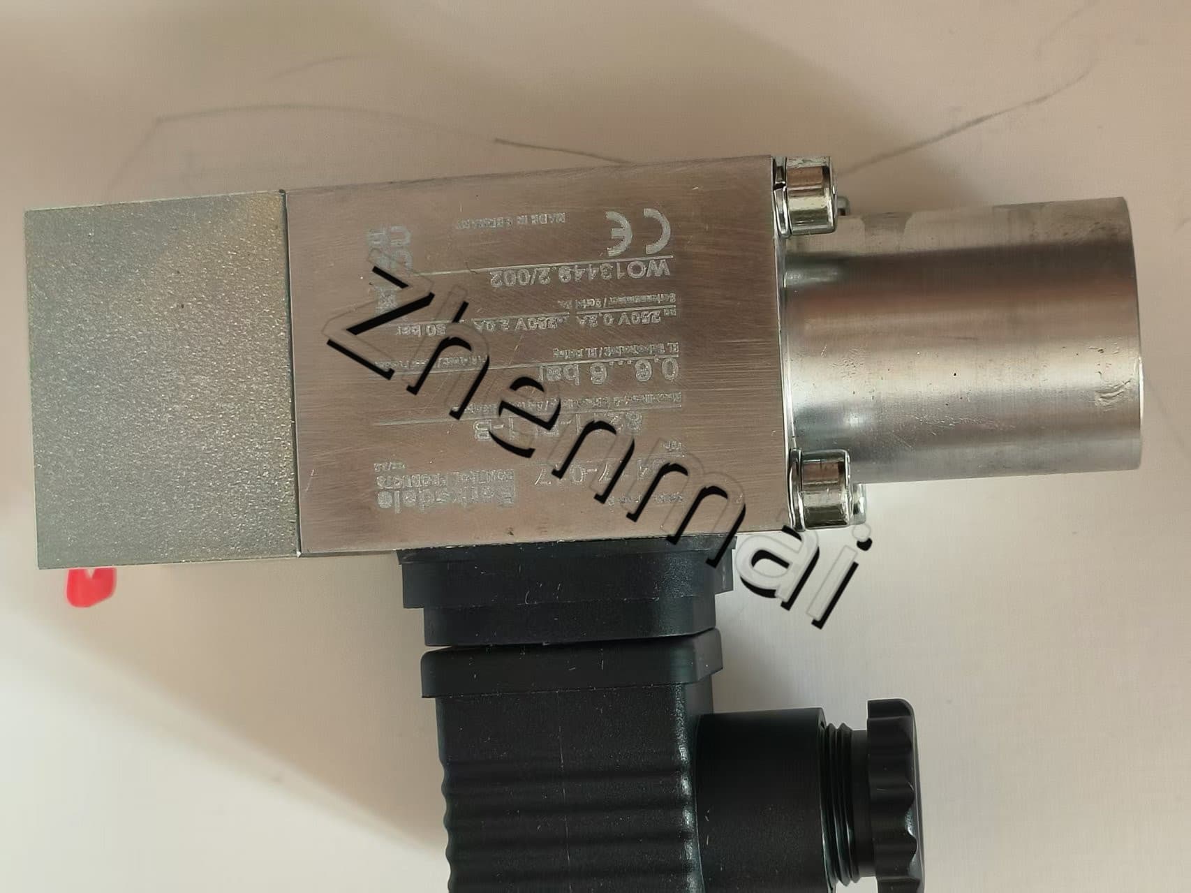 Brand New Original Barksdale 8211-PL1-B 0417-017  Pressure sensor Level switch Flow switch Pressure switch Fast Shipping