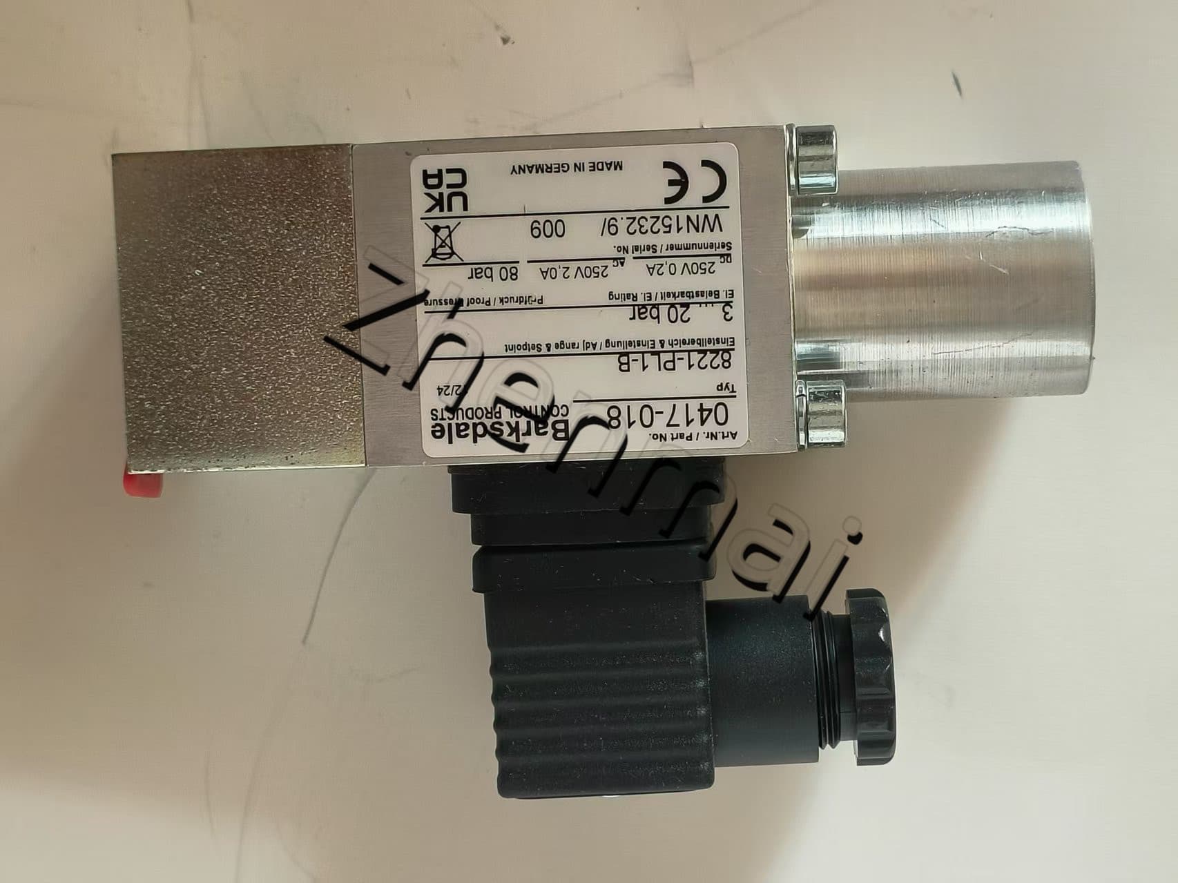 Brand New Original Barksdale 8221-PL1-B 0417-018  Pressure sensor Level switch Flow switch Pressure switch Fast Shipping