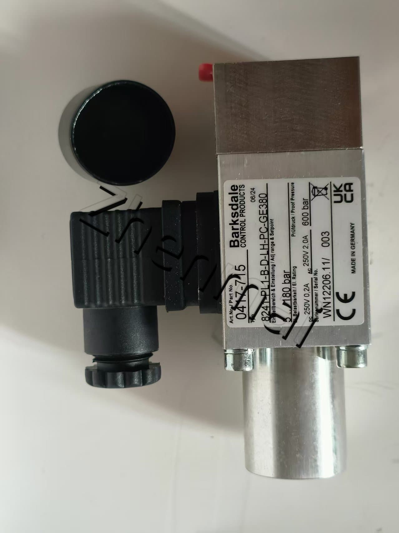 Brand New Original Barksdale 8241-PL1-B-D-LH-PC-GE380 0417-715 Pressure sensor Level switch Flow switch Pressure switch Fast Shipping