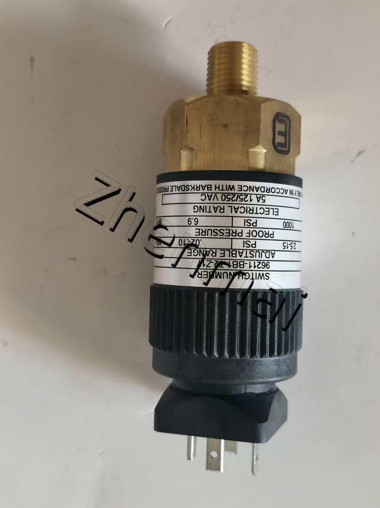 Brand New Original Barksdale 96211-BB1-T2-Z17 Pressure sensor Level switch Flow switch Pressure switch Fast Shipping