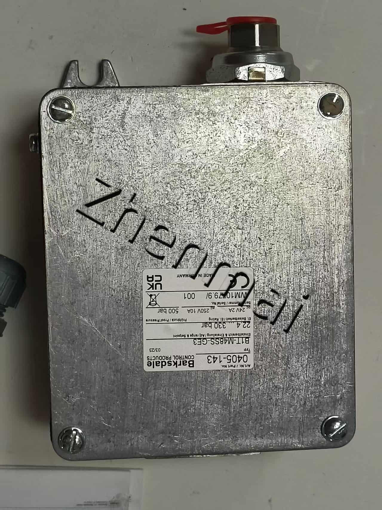 Brand New Original Barksdale B1T-M48SS-GE3 0405-143 Pressure sensor Level switch Flow switch Pressure switch Fast Shipping