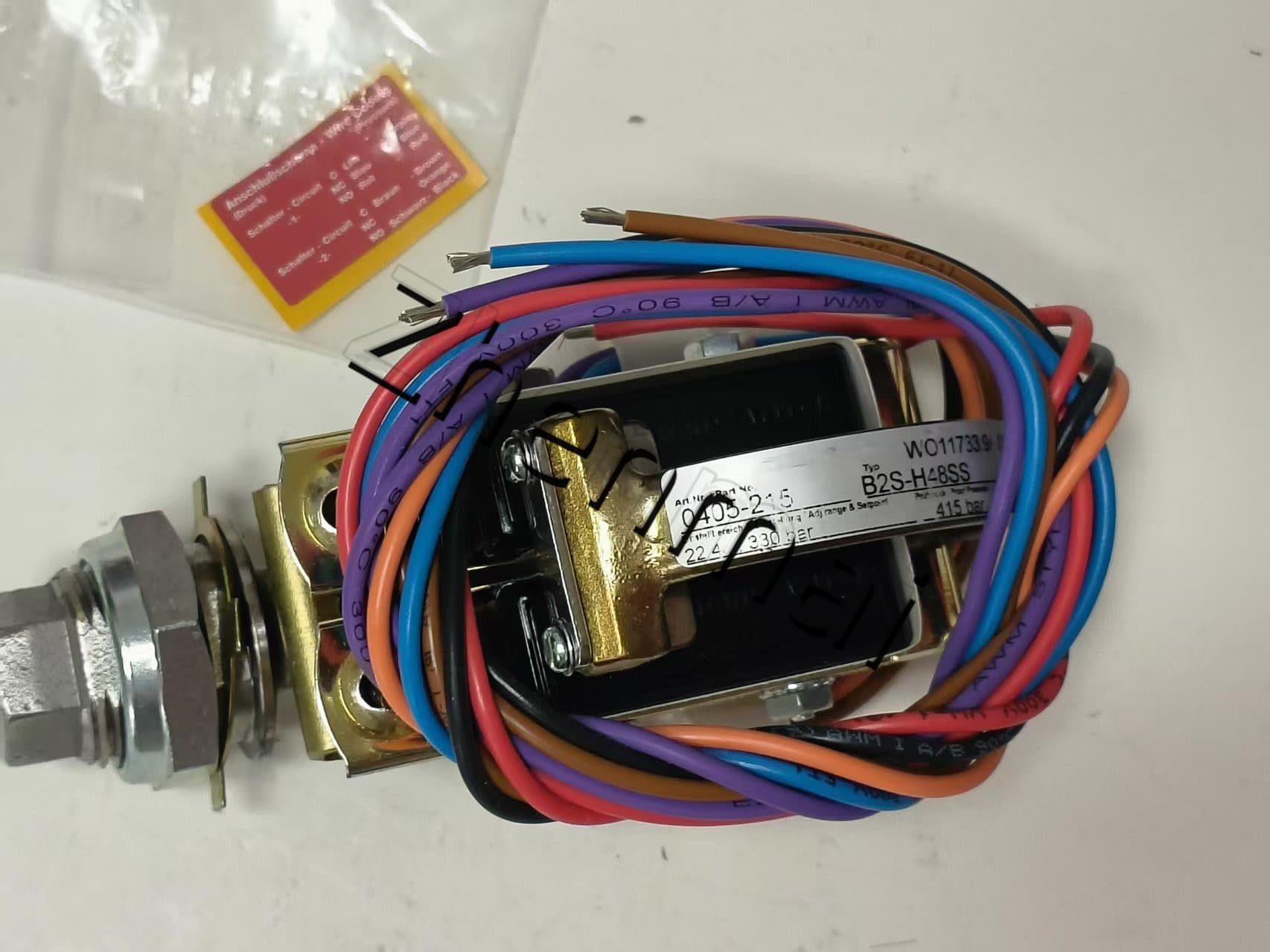 Brand New Original Barksdale B2S-H48SS Pressure sensor Level switch Flow switch Pressure switch Fast Shipping