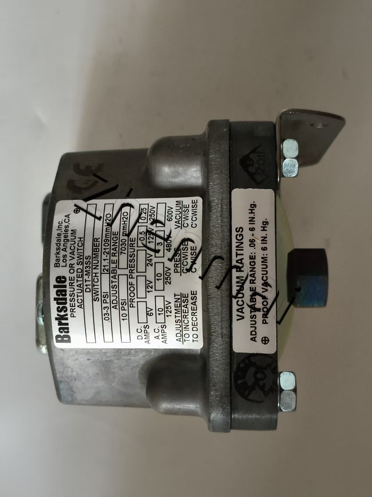 Brand New Original Barksdale D1T-M3SS Pressure sensor Level switch Flow switch Pressure switch Fast Shipping