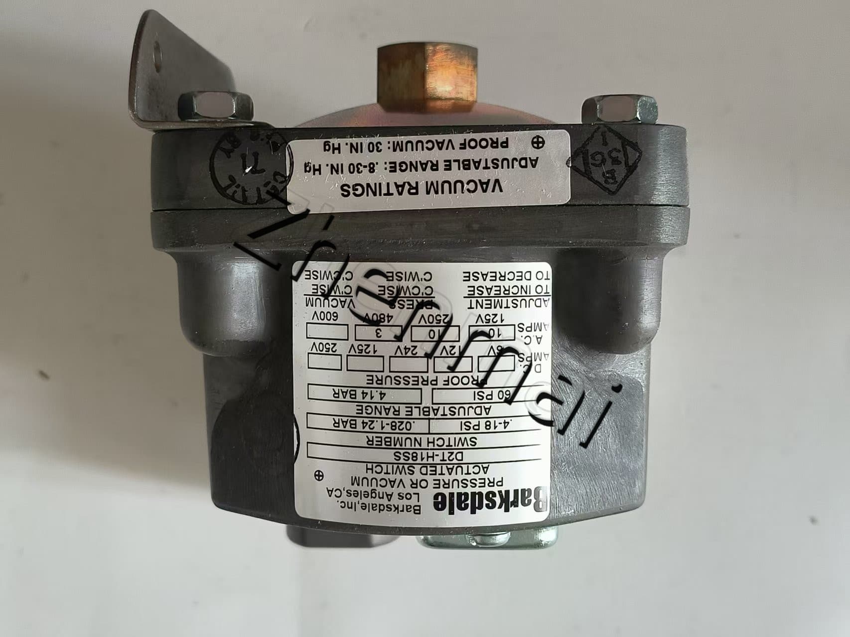 Brand New Original Barksdale D2T-H18SS-S1053 Pressure sensor Level switch Flow switch Pressure switch Fast Shipping