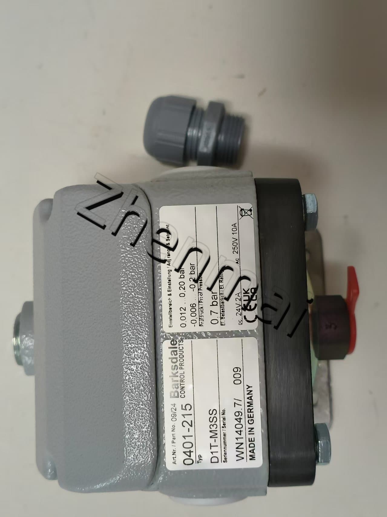 Brand New Original Barksdale DD1T-M3SS 0401-215 Pressure sensor Level switch Flow switch Pressure switch Fast Shipping