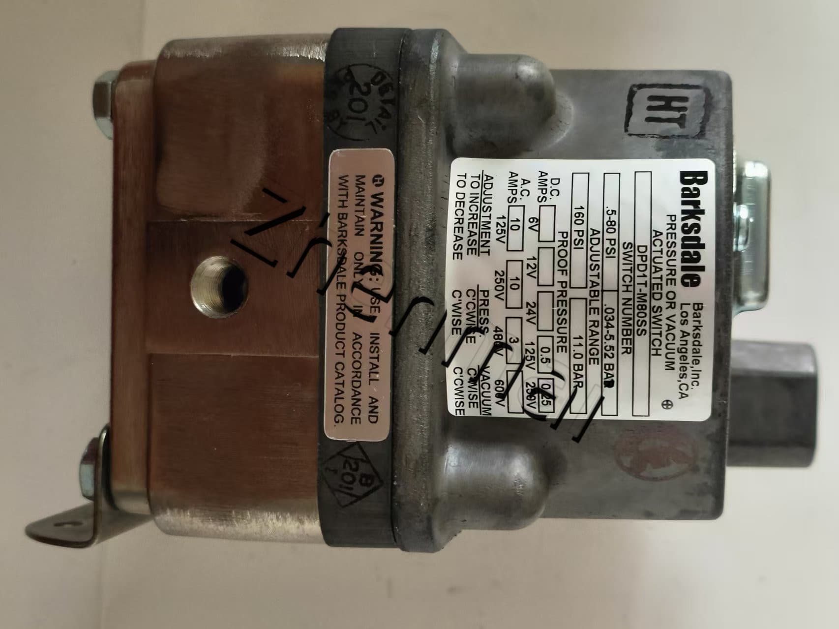 Brand New Original Barksdale DPD1T-M80SS Pressure sensor Level switch Flow switch Pressure switch Fast Shipping
