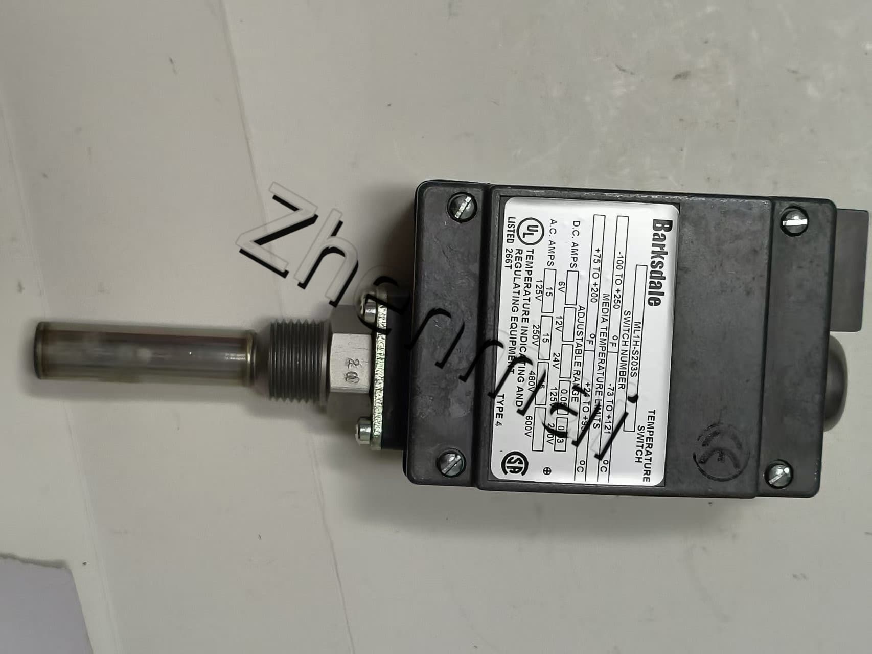 Brand New Original Barksdale ML1H-S203S Pressure sensor Level switch Flow switch Pressure switch Fast Shipping