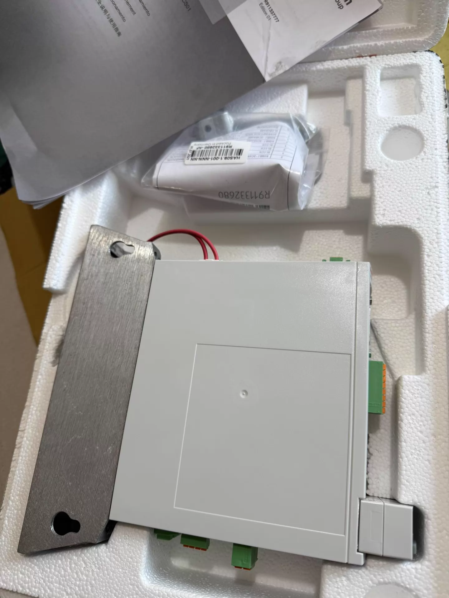Brand New Original Bosch Rexroth Servo drive HCS01.1E-W0009-A-02-B-ET-EC-PB-NN-NN-FW Servo Motor Fast Shipping
