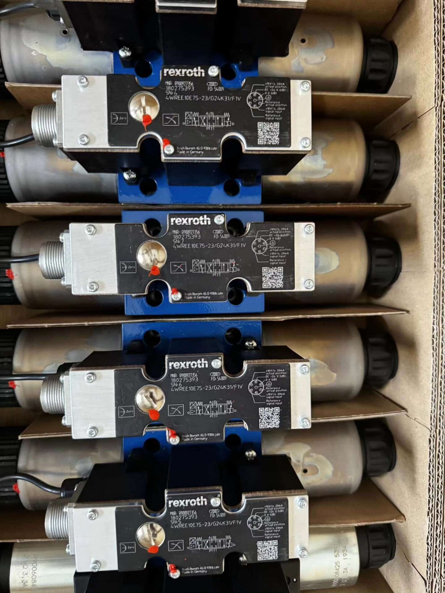 Brand New Original Bosch Rexroth Servo drive Proportional valve 4WRTE10V1-50L-4X/6EG24ETK31/A1M Servo Motor Fast Shipping
