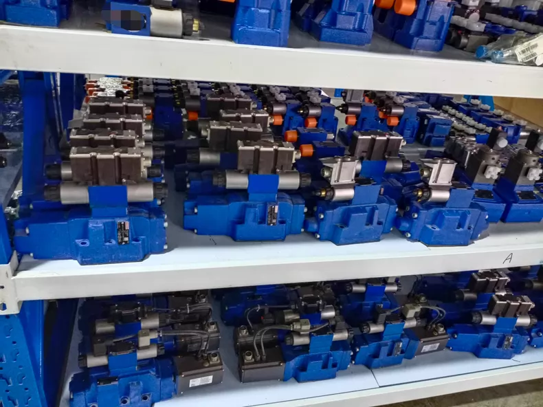 Brand New Original Bosch Rexroth Servo drive Proportional valve 4WRZ25W8-325-7X/6EG24N9K4/D3M Servo Motor Fast Shipping