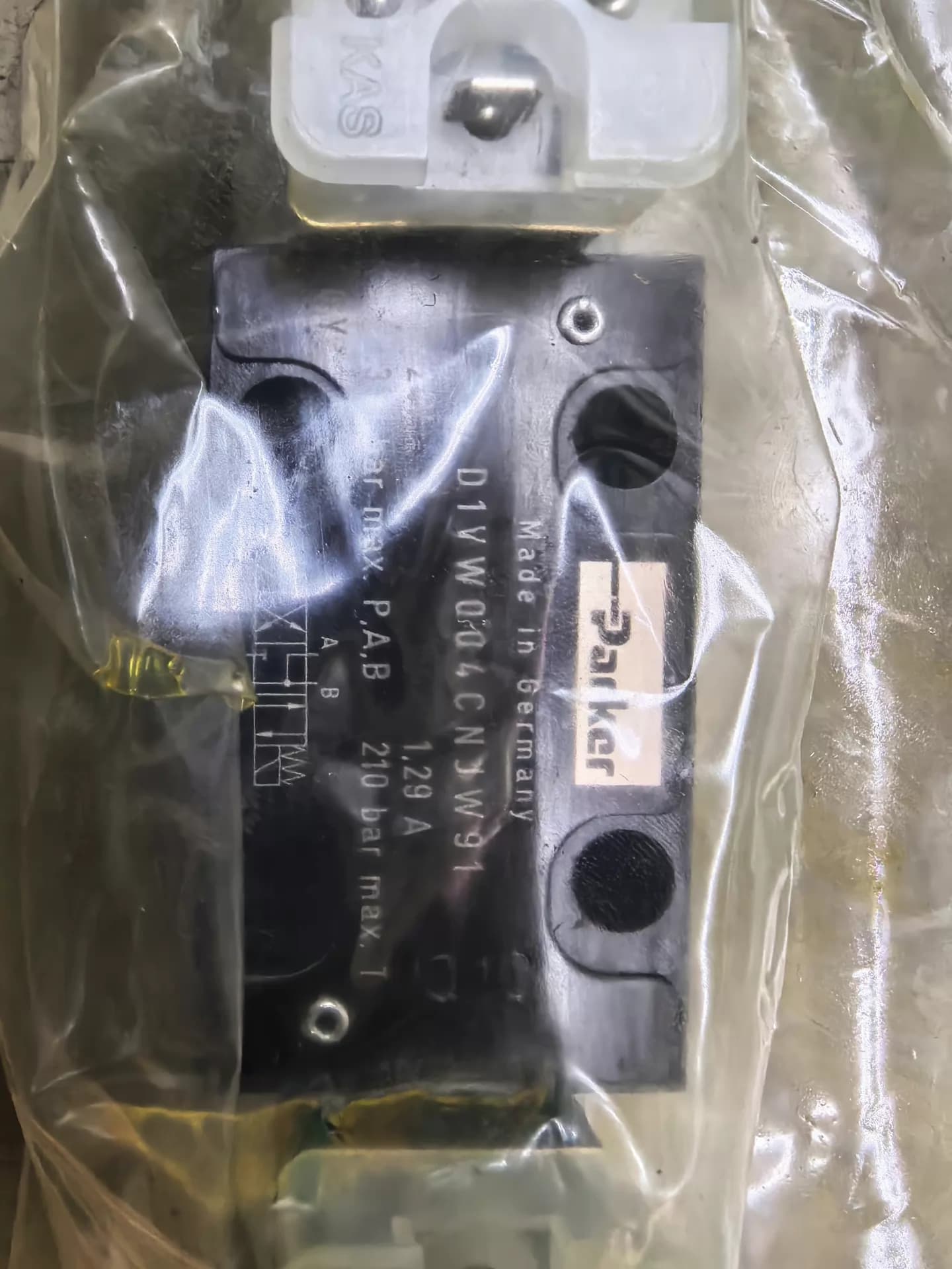 Brand New Original Parker D1VW004CNJW91 Servo drives variable frequency drives servo motors controllers Fast Shipping
