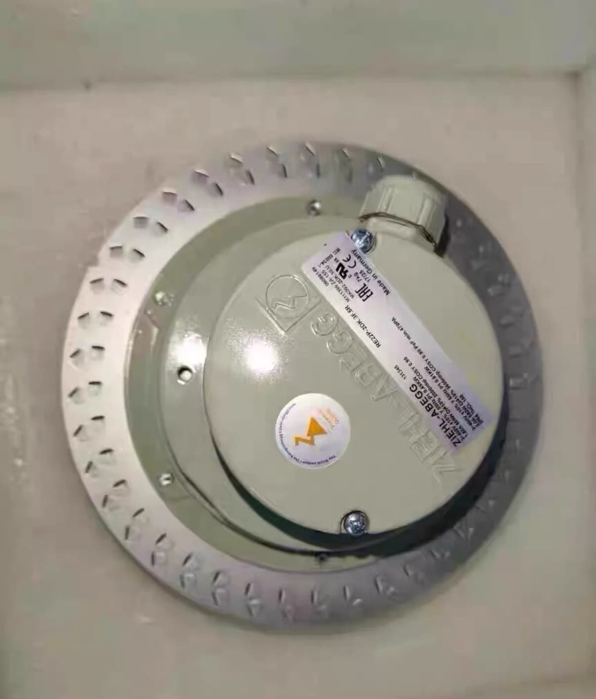 Brand-New ZIEHL-ABEGG  RE22P-2DK.3F.5R Centrifugal Fan Compact Axial Fan Fast Shipping