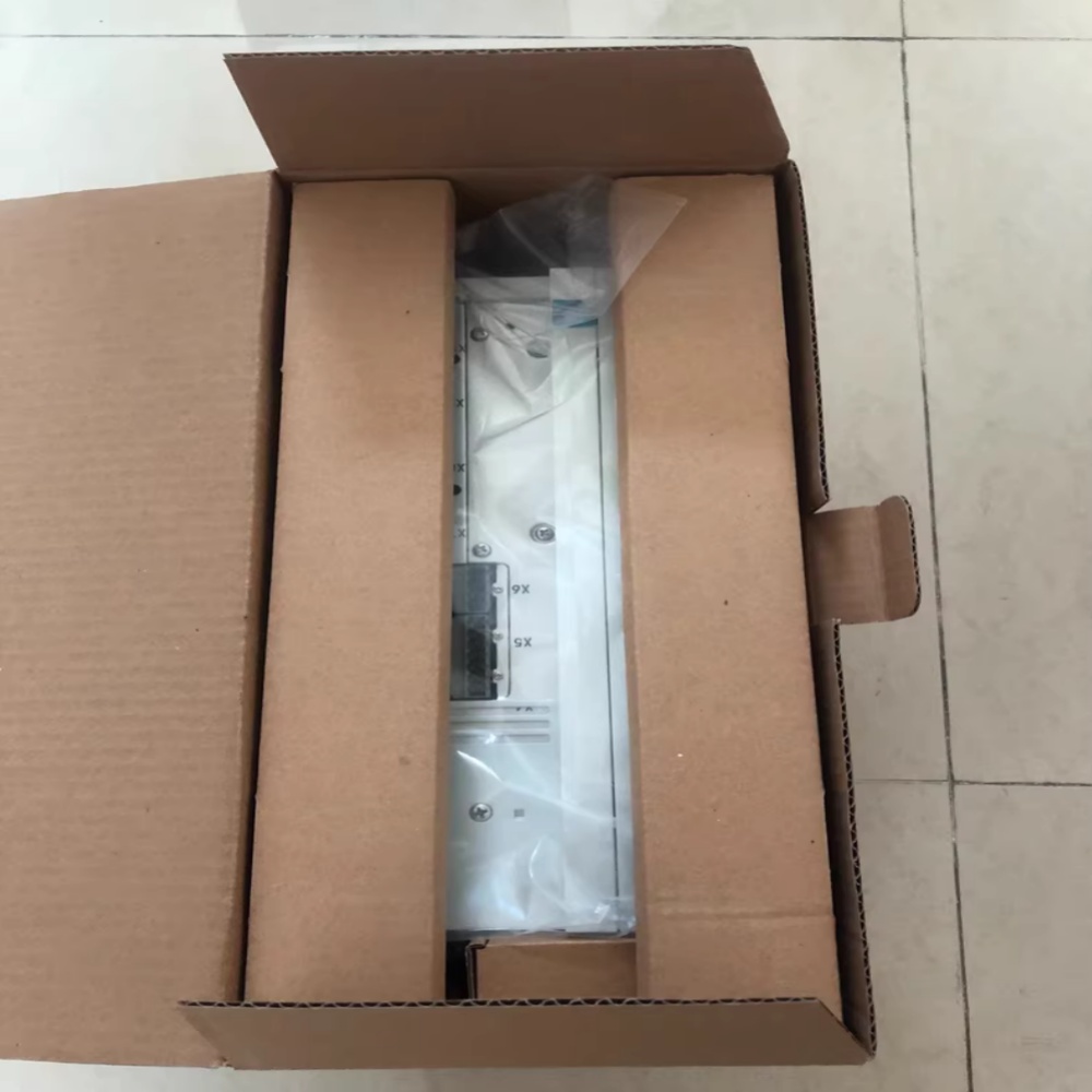 Genuine New Lenze EVS9321-EIV004 Industrial I/O Module FedEx DHL Fast Shipping
